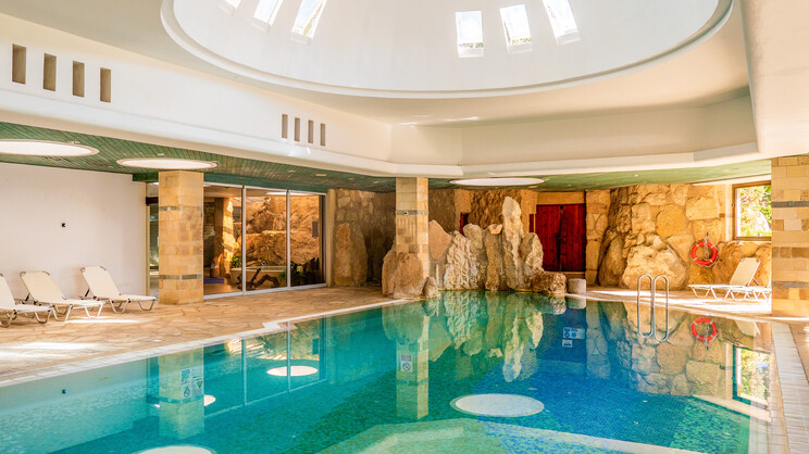 Coral Beach Hotel & Resort